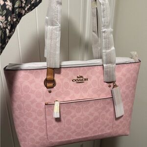 NWT COACH Pink Powder Station Signature Tote with Front Pocket